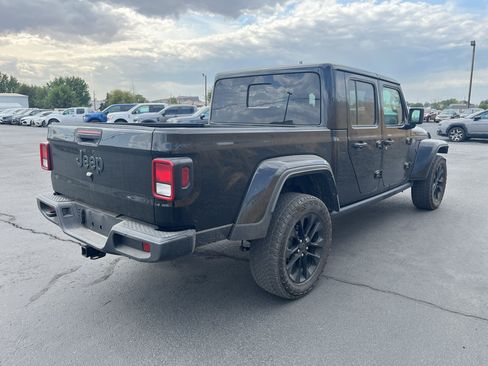Used 2025 Jeep Gladiator Sport AWD/4WD image 4