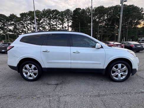 Used 2017 Chevrolet Traverse Premier FWD image 10
