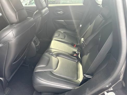 Used 2021 Jeep Cherokee Limited AWD/4WD image 5