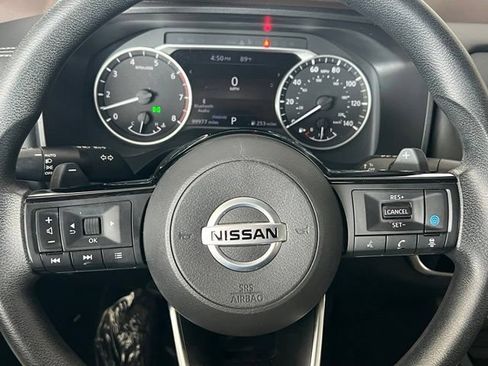 Used 2021 Nissan Rogue SV FWD image 25