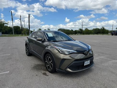 Used 2021 Toyota C-HR XLE FWD image 8