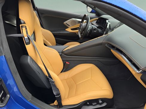 Used 2022 Chevrolet Corvette Stingray Premium Cpe w/ Z51 Performance Package RWD image 13