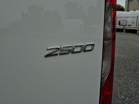 Used 2025 Mercedes-Benz Sprinter 2500 image 30