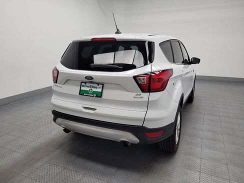 Used 2019 Ford Escape SE FWD image 7