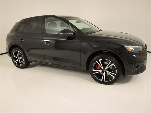 Certified 2025 Audi Q5 Prestige image 6