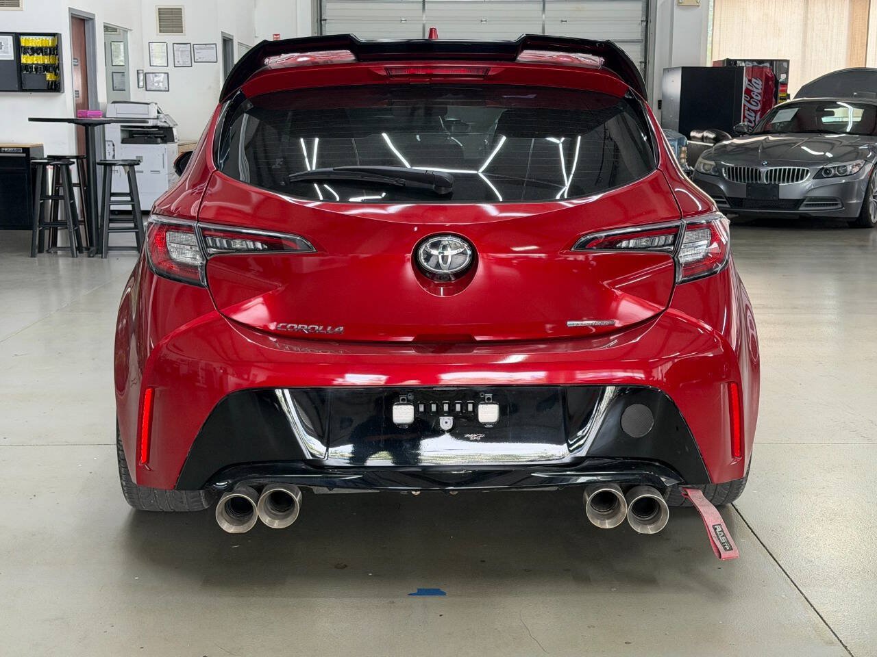 Used 2021 Toyota Corolla SE w/ Special Edition FWD image 3
