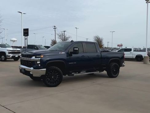Used 2022 Chevrolet Silverado 2500 LT w/ Convenience Package image 4