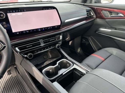 Certified 2024 Chevrolet Traverse RS w/ LPO, Floor Liner Package image 18