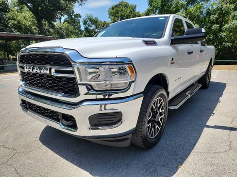 Used 2022 RAM 2500 Tradesman w/ Chrome Appearance Group RWD image 3