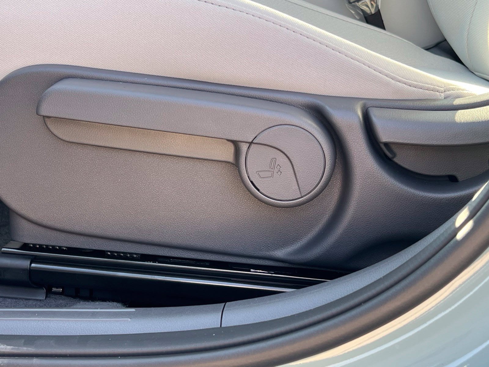 New 2027 Hyundai Kona SE FWD image 23