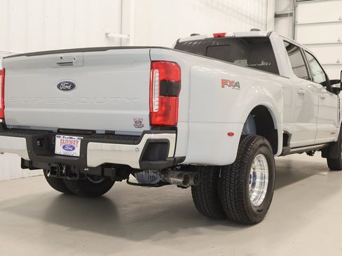 New 2025 Ford F350 Lariat w/ Lariat Ultimate Package image 8