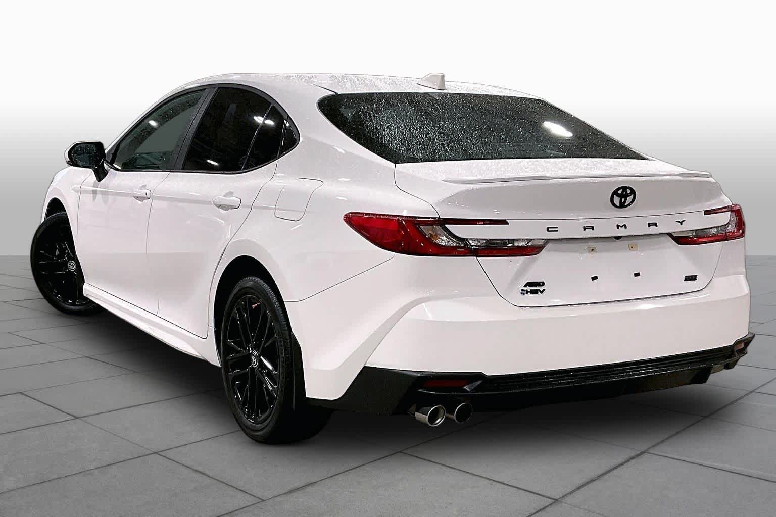 Used 2025 Toyota Camry SE AWD/4WD image 12