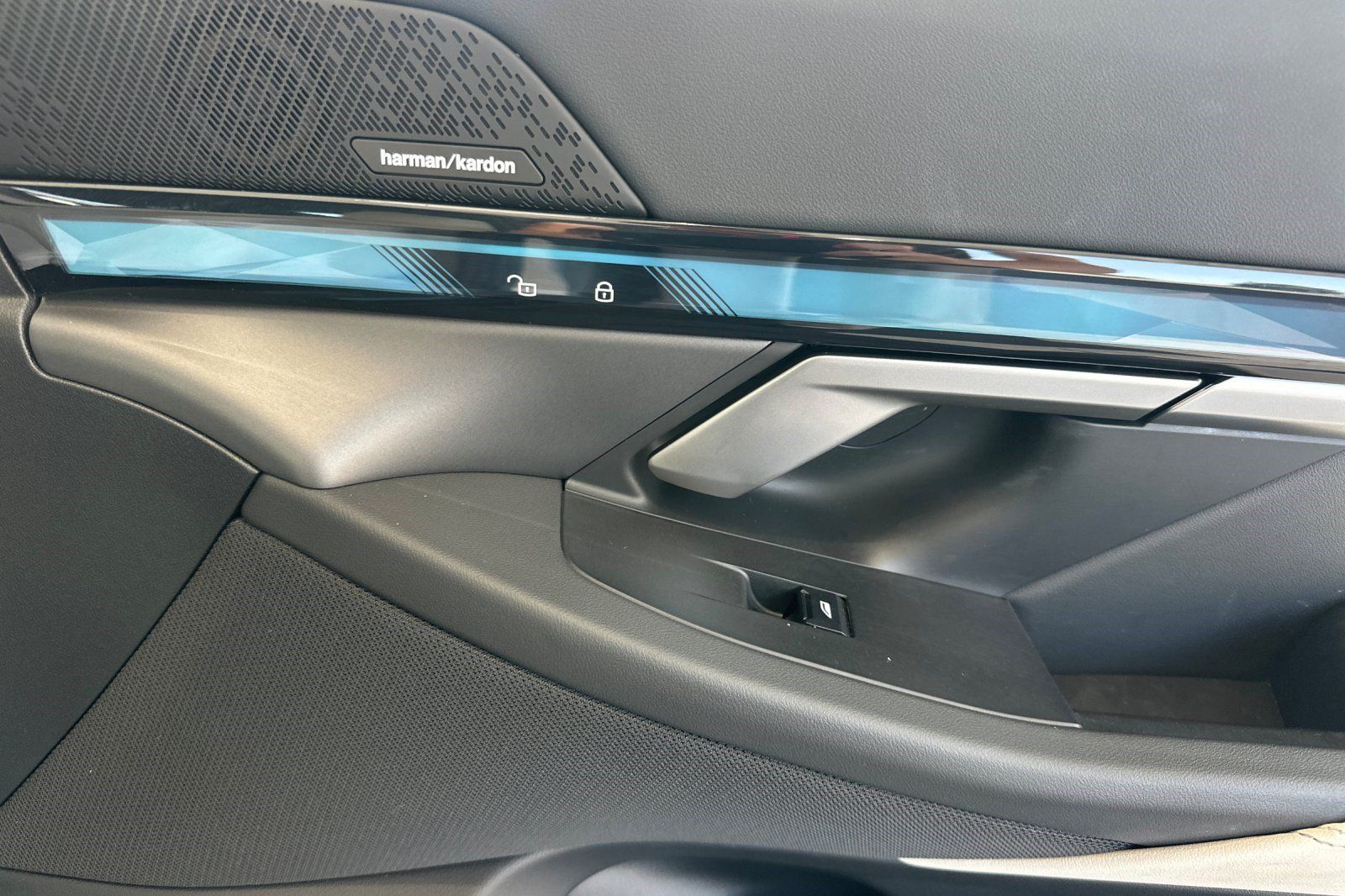 Certified 2024 BMW i5 eDrive40i w/ Premium Package RWD image 21