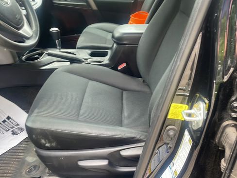 Used 2018 Toyota RAV4 LE w/ All Weather Liner Package AWD/4WD image 14