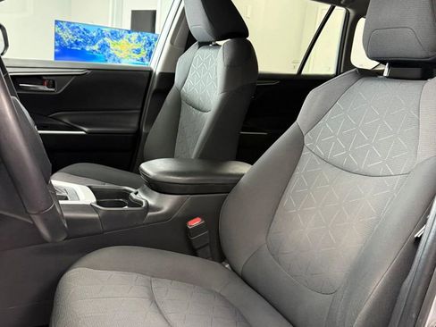 Used 2020 Toyota RAV4 XLE w/ Convenience Package image 11