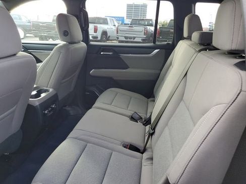 New 2026 GMC Acadia Elevation image 11