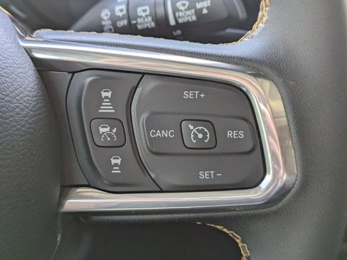 Used 2025 Jeep Wrangler Unlimited Sahara w/ Safety Group image 32