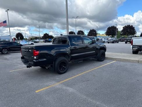 Used 2023 Toyota Tacoma SR AWD/4WD image 5