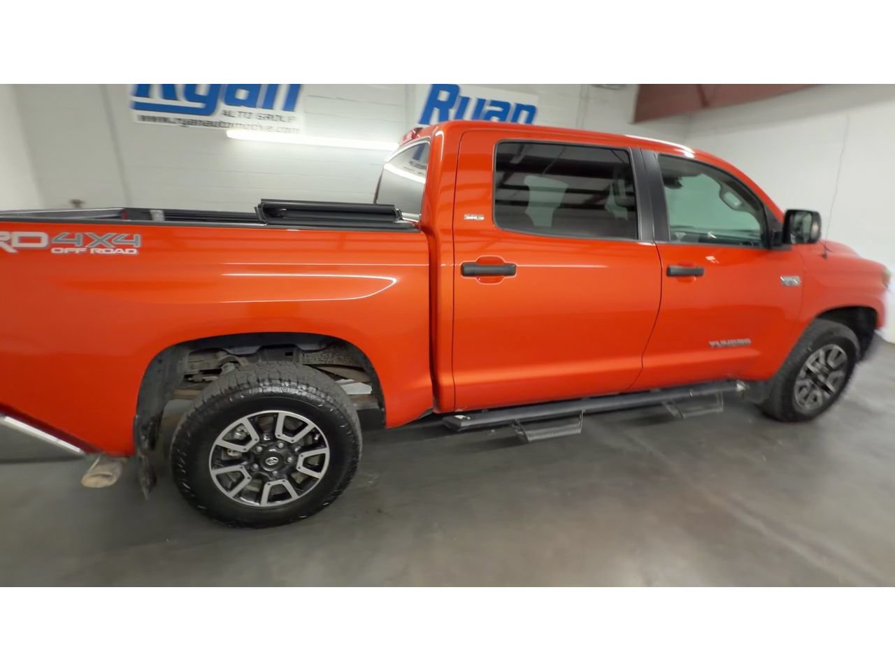Used 2018 Toyota Tundra SR5 w/ TRD Off Road Package AWD/4WD image 9