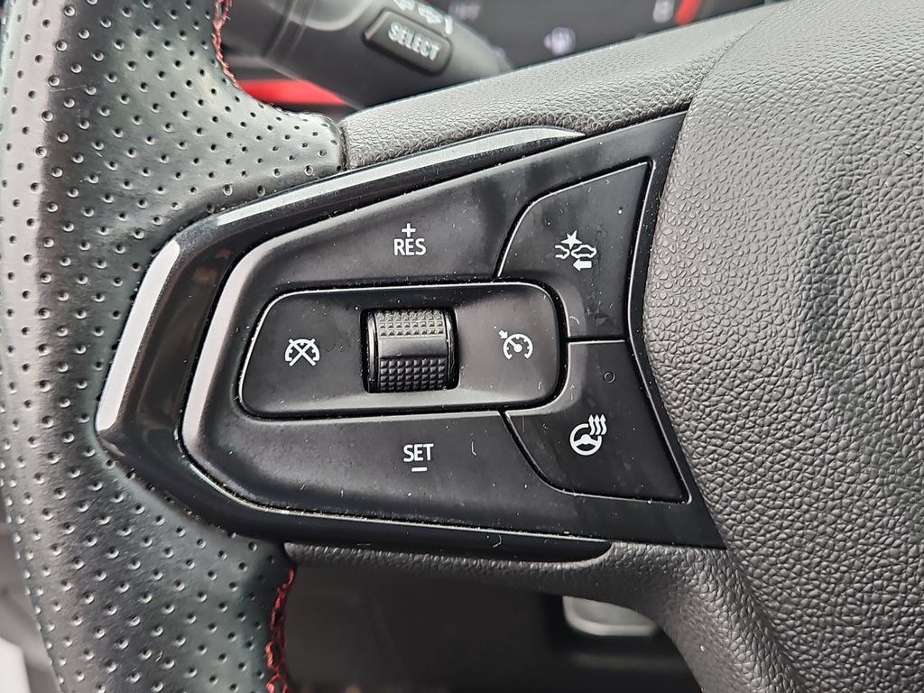 Used 2024 Chevrolet Trax RS FWD image 25