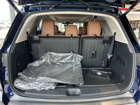 New 2026 Nissan Pathfinder Platinum AWD/4WD image 21