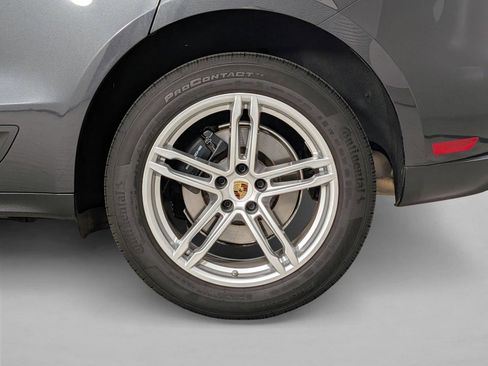 Certified 2023 Porsche Macan AWD/4WD image 27