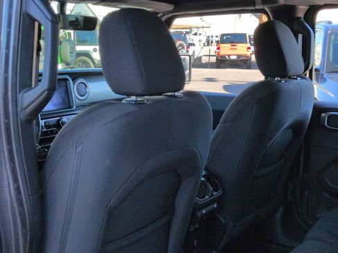 Used 2022 Jeep Wrangler Unlimited Sahara w/ Cold Weather Group image 19