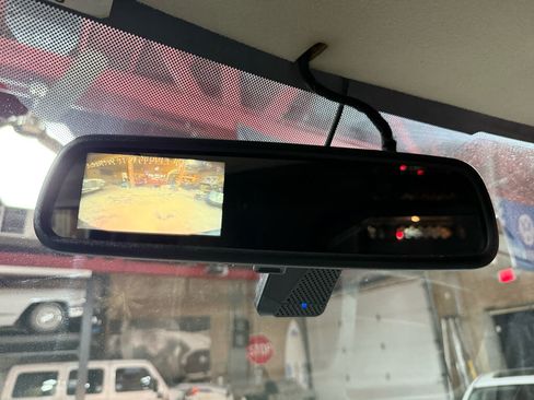Used 2017 Chevrolet Express 2500 RWD image 18