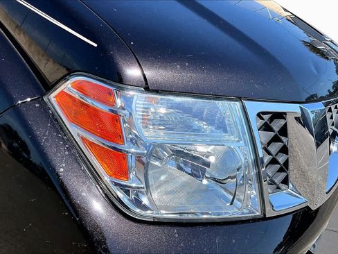 Used 2012 Nissan Pathfinder LE RWD image 27