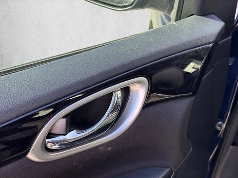 Used 2019 Nissan Sentra SV image 16