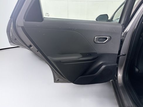 Used 2025 Kia K4 LXS image 26