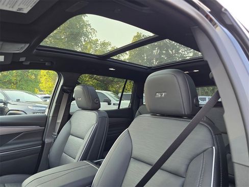 Used 2026 Buick Enclave Sport Touring w/ Power Package image 24