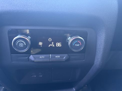 Used 2025 Buick Enclave Preferred image 16