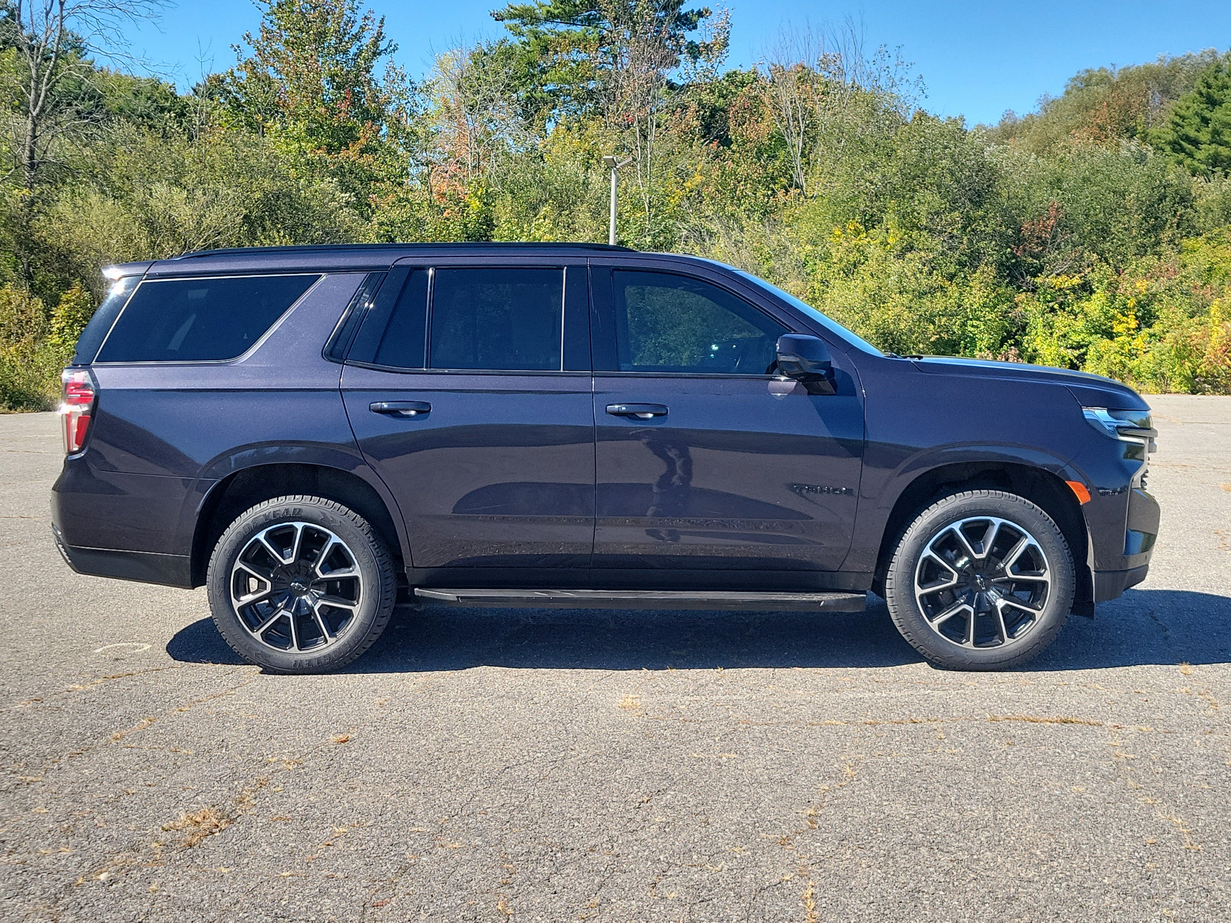 Used 2022 Chevrolet Tahoe RST w/ Luxury Package AWD/4WD image 4