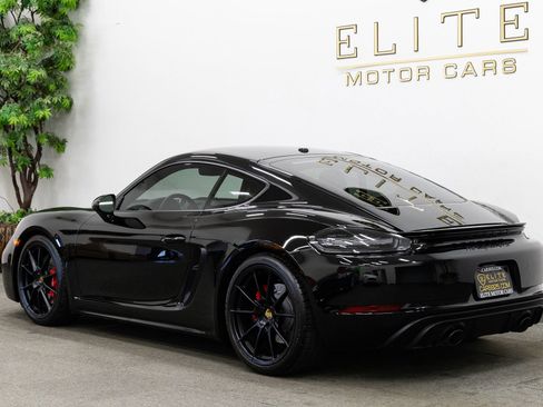Used 2021 Porsche 718 Cayman GTS RWD image 3