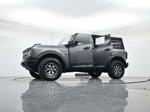 Used 2024 Ford Bronco Badlands image 52
