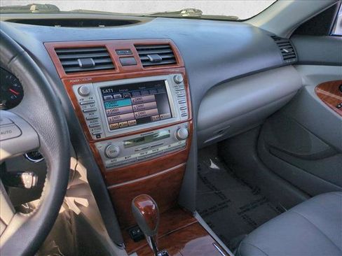 Used 2011 Toyota Camry XLE w/ SE/XLE Extra-Value Pkg image 15