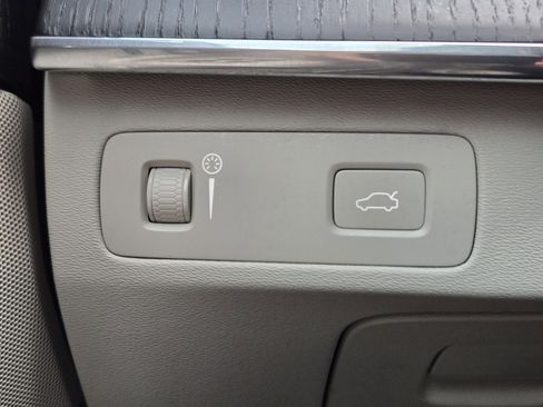 Used 2020 Volvo XC90 T6 Momentum image 23