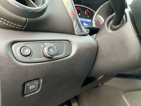 Used 2024 Chevrolet Blazer LT image 10