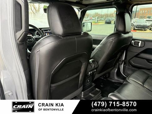 Used 2018 Jeep Wrangler Unlimited Sahara w/ Quick Order Package 24M Moab AWD/4WD image 26