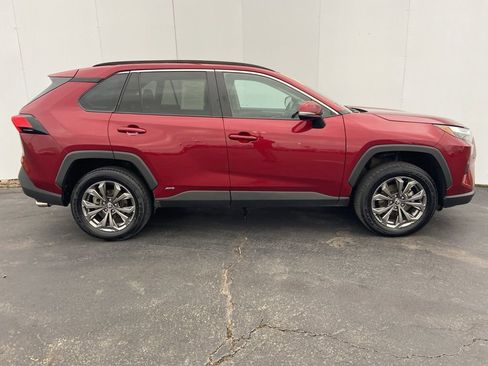 Certified 2022 Toyota RAV4 XLE Premium image 14