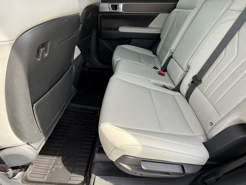 Used 2025 Hyundai Santa Fe SEL FWD image 13