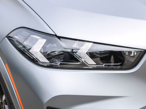 New 2026 BMW X5 xDrive50e image 8