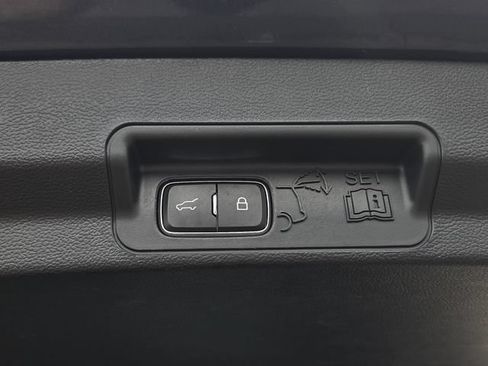 Used 2023 Ford Explorer Limited w/ Hybrid Equipment Group 310A RWD image 26