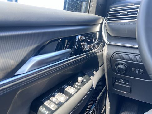 New 2026 Jeep Grand Wagoneer Summit AWD/4WD image 23