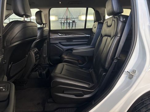 Used 2024 Jeep Grand Cherokee L Limited image 29