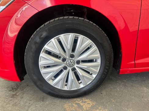 Used 2019 Volkswagen Jetta SE image 9