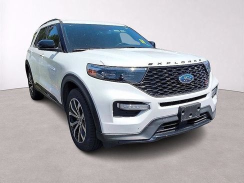 Used 2023 Ford Explorer ST AWD/4WD image 2