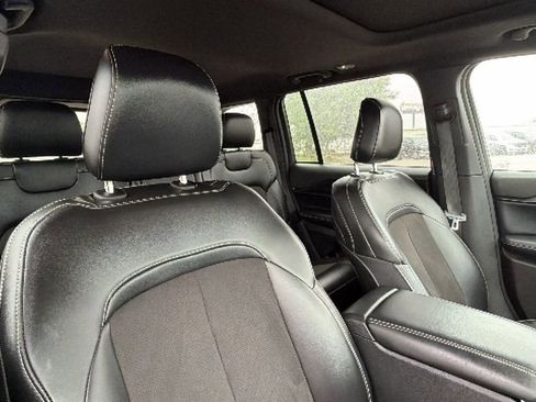 Used 2023 Jeep Grand Cherokee Altitude AWD/4WD image 32