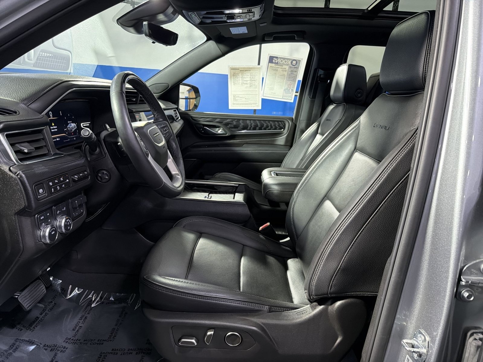 Used 2024 GMC Yukon XL Denali w/ Advanced Technology Package AWD/4WD image 23